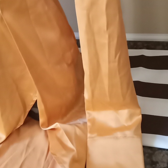 Dress - Picture 3 of 10